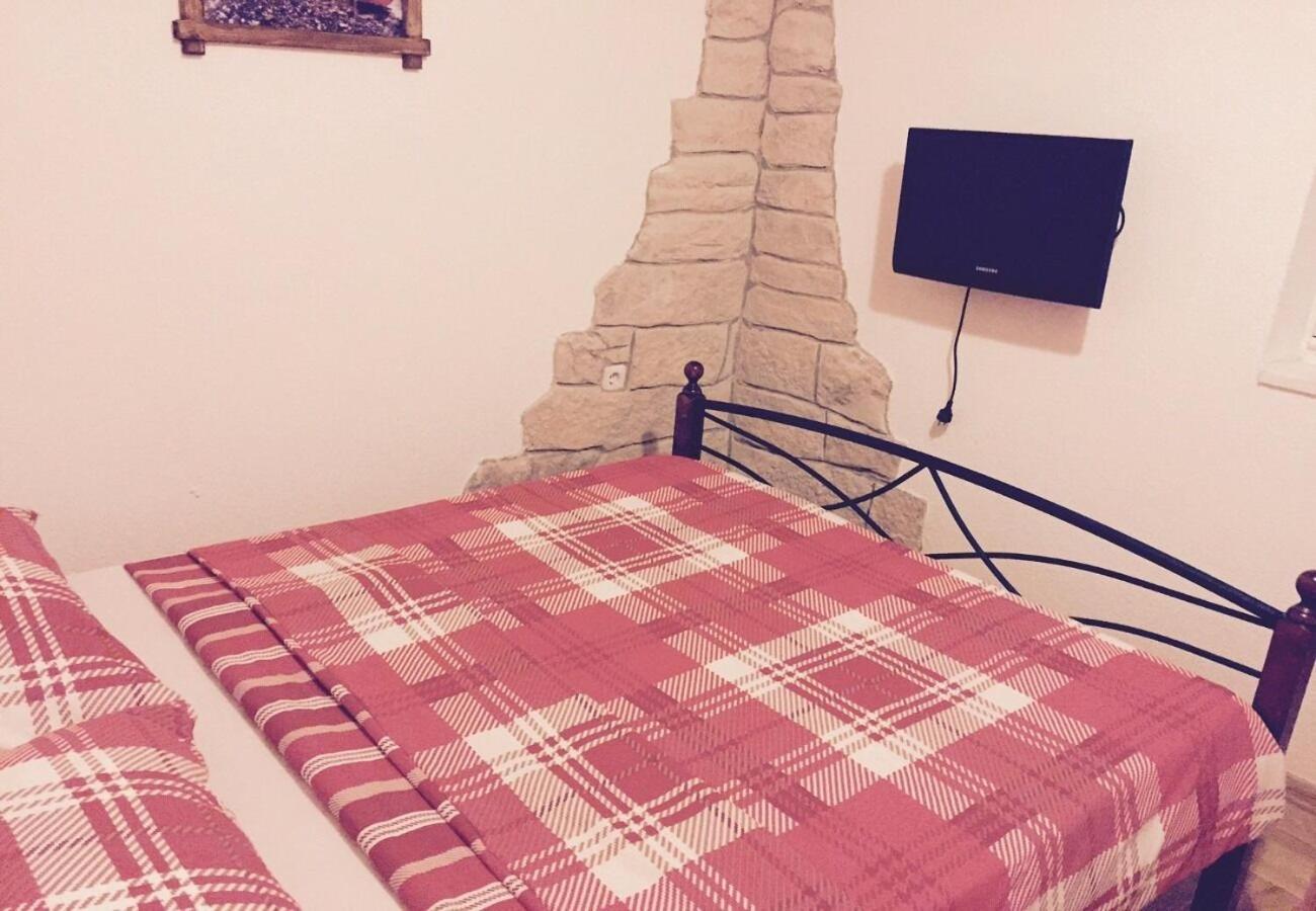 Apartments Neno - 20 M From Beach Ribarica Kültér fotó